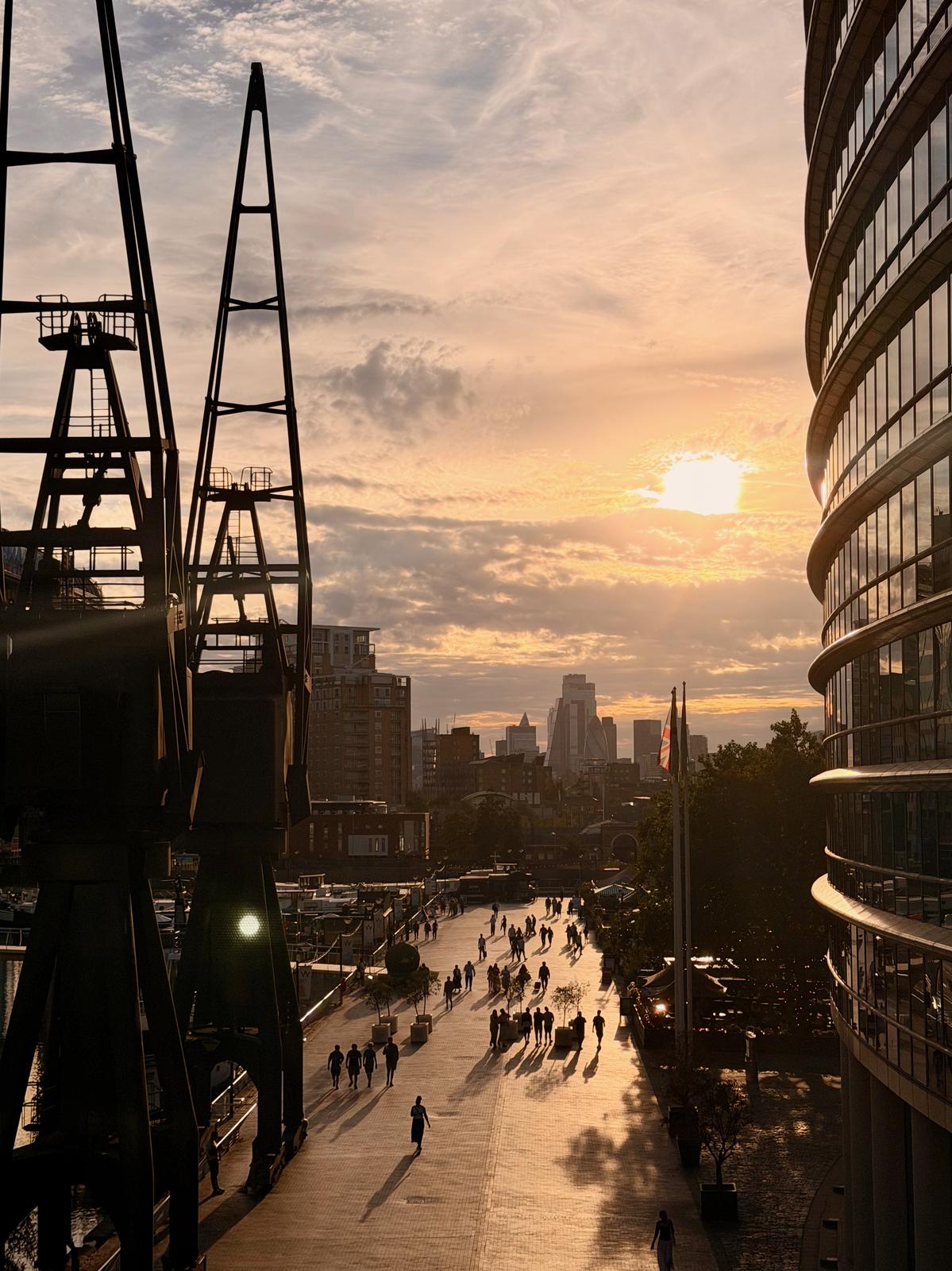 Canary Wharf view in the sunset