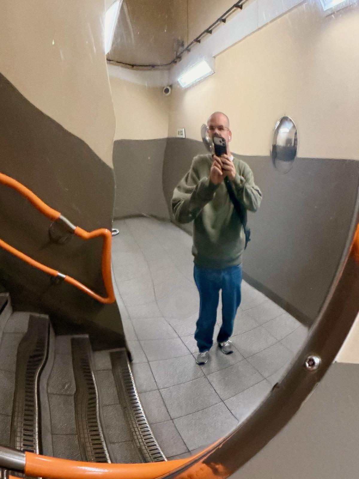 Selfie in convex mirror