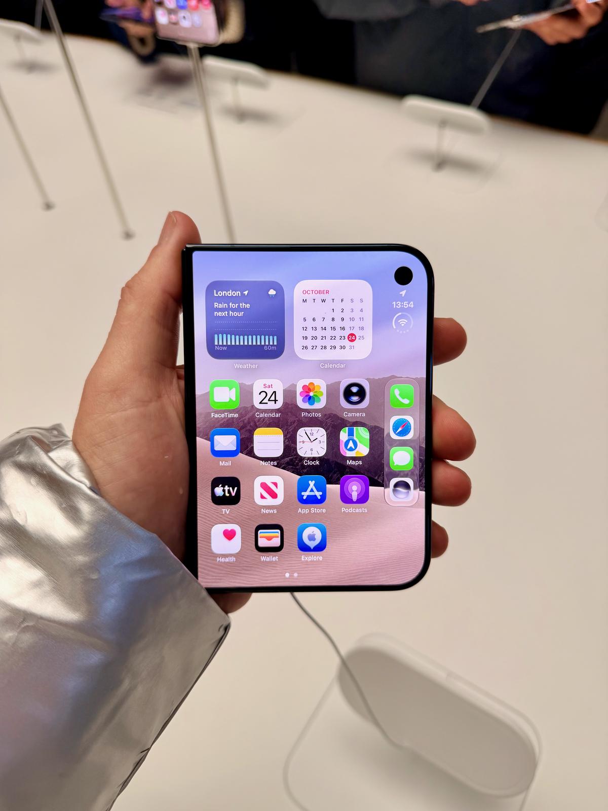 iPhone Duo (closed)