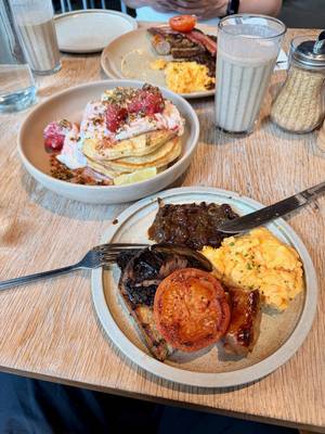 Brunch plates