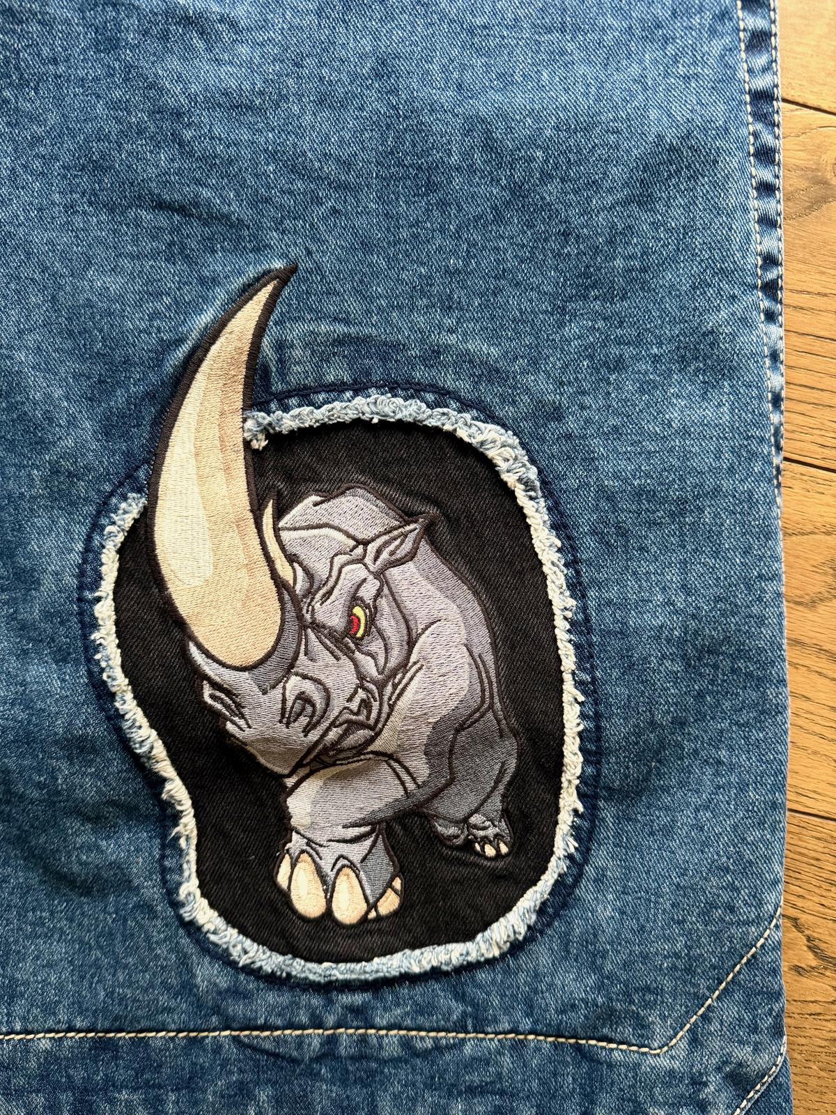 Close-up of the JNCO Rhino back pocket embroidery